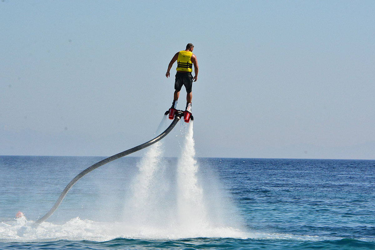 03_elia_beach_flyboard