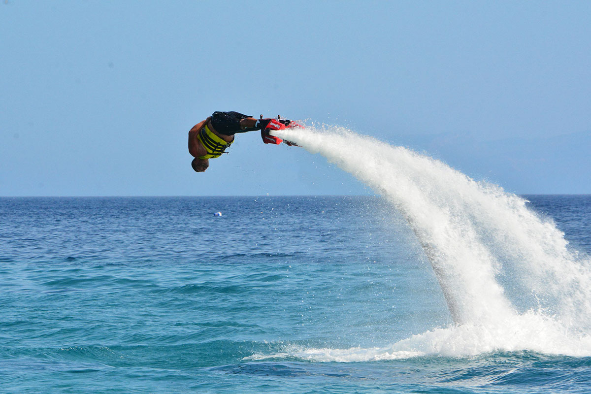04_elia_beach_flyboard