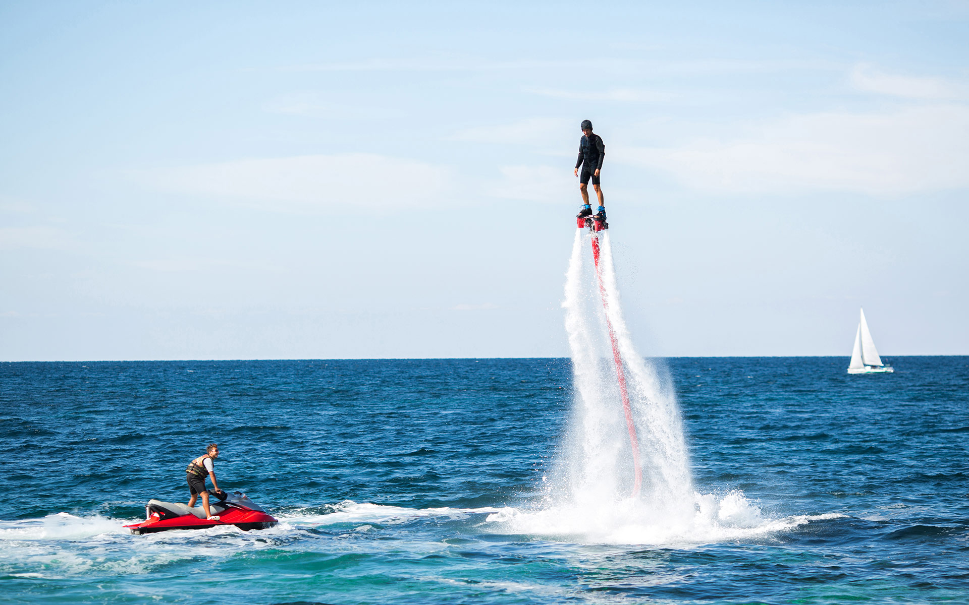 01_elia_beach_flyboard