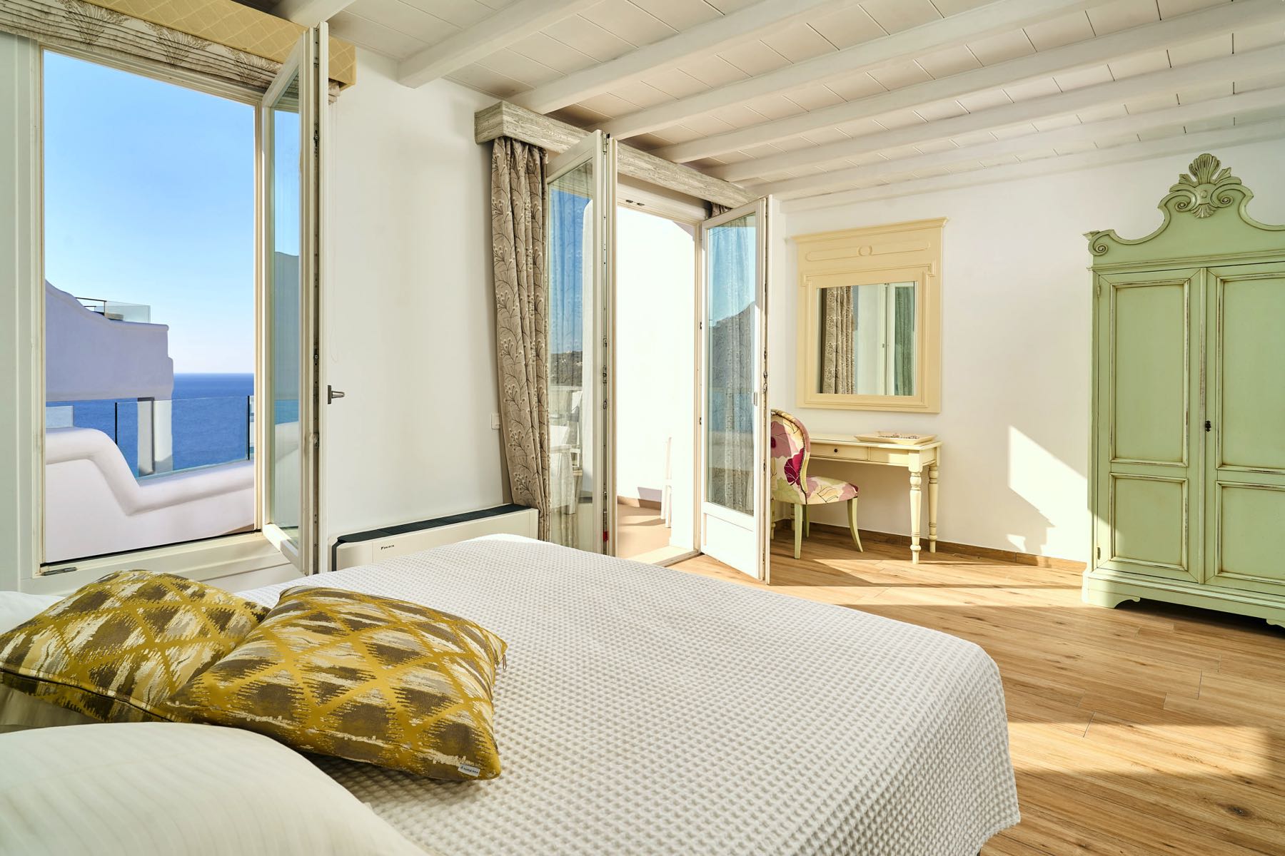 elia suites 3 bedroom with pool 6