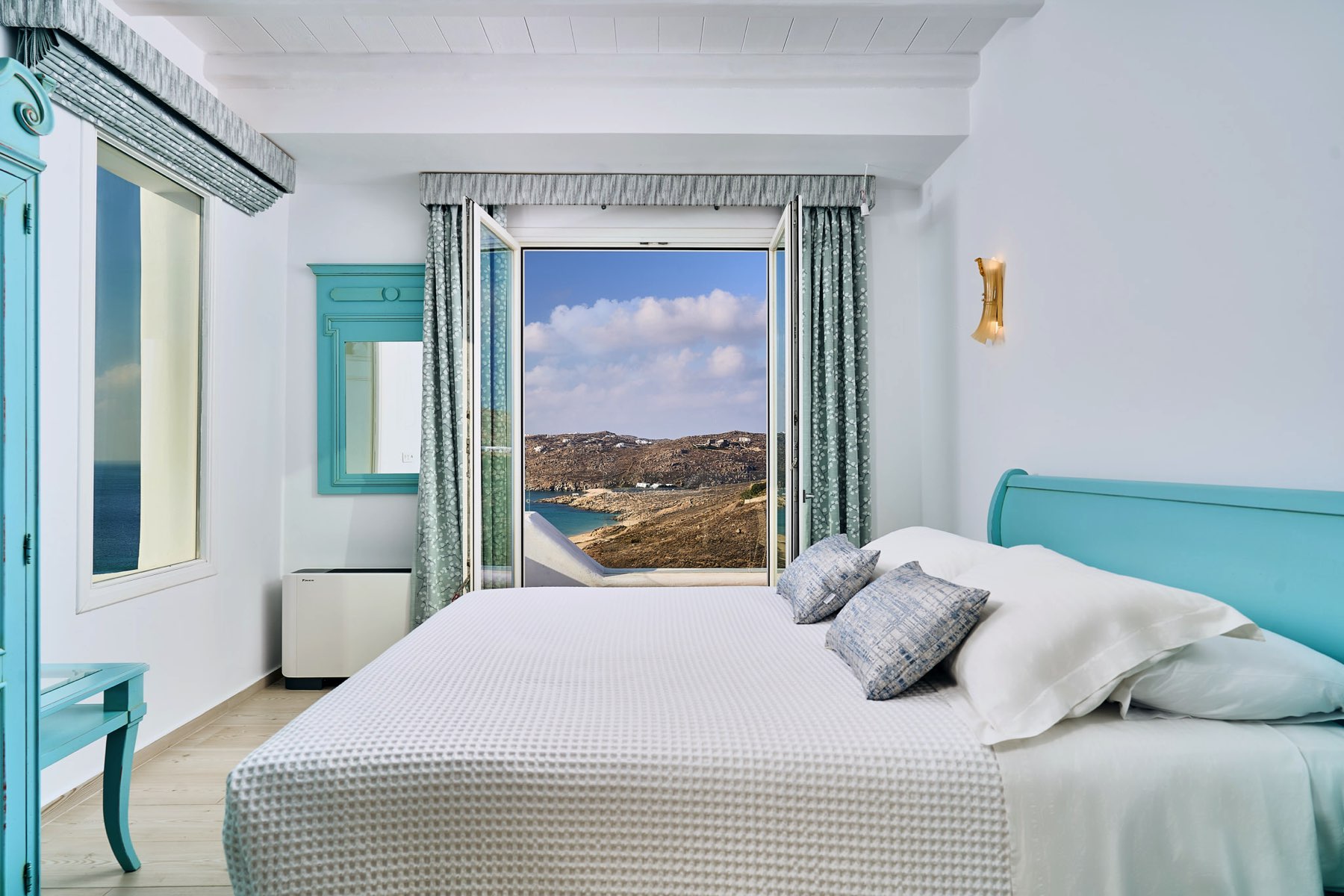 elia suites 3 bedroom with sea view 6