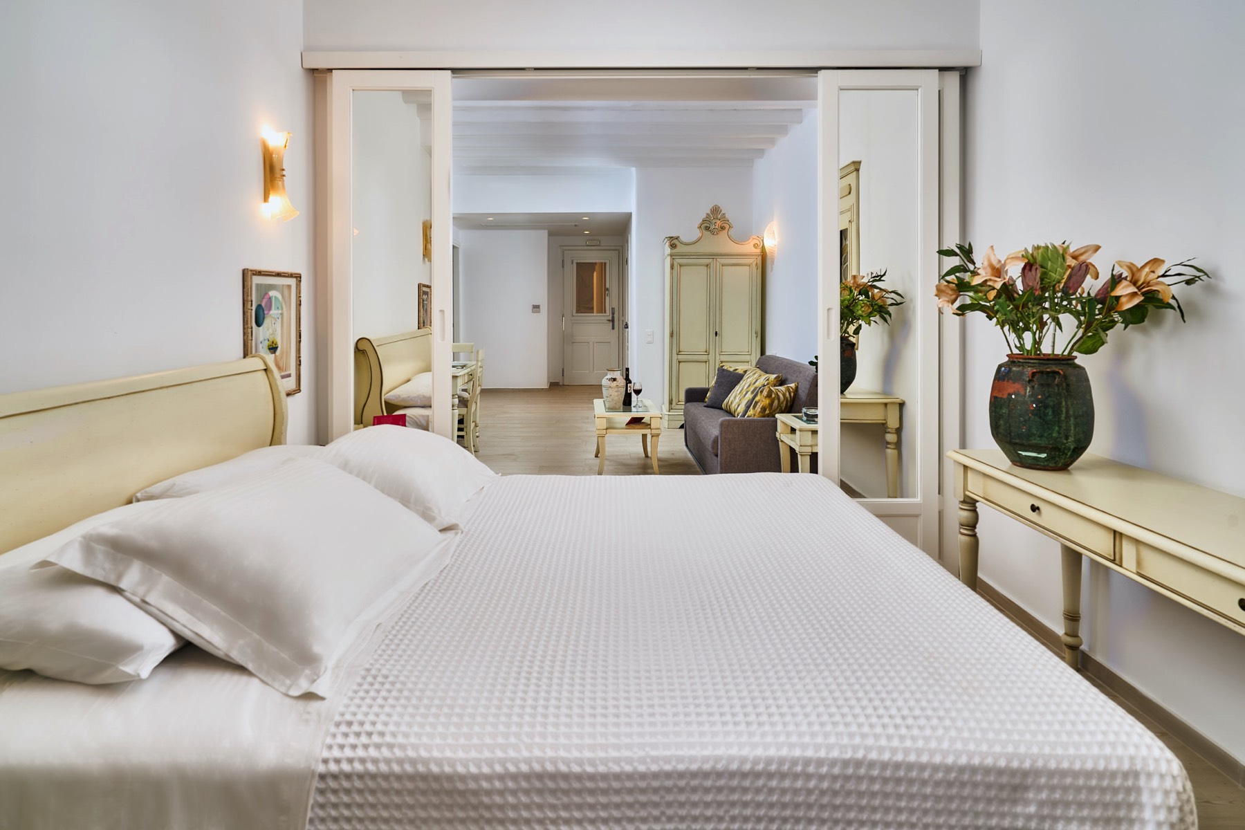 elia suites 3 bedroom with spa 4