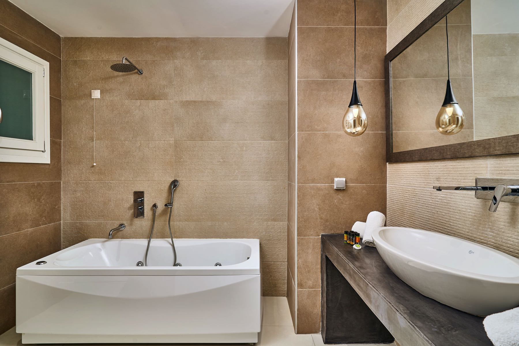 elia suites 3 bedroom with spa 9